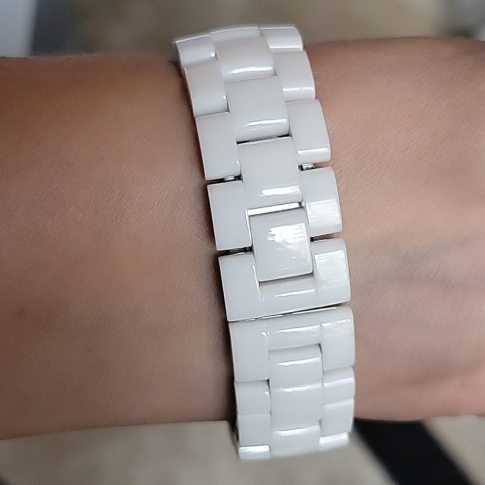 CHANEL J12 White Ceramic 38mm Watch - Picture 5 of 8